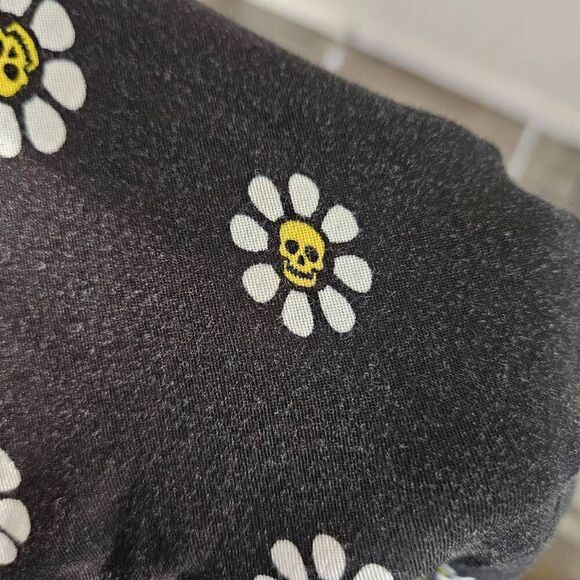Hot Topic Daisy Skull Front Knot Top - Picture 4 of 8